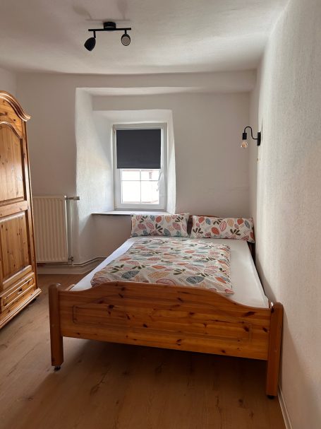 Schlafzimmer 1